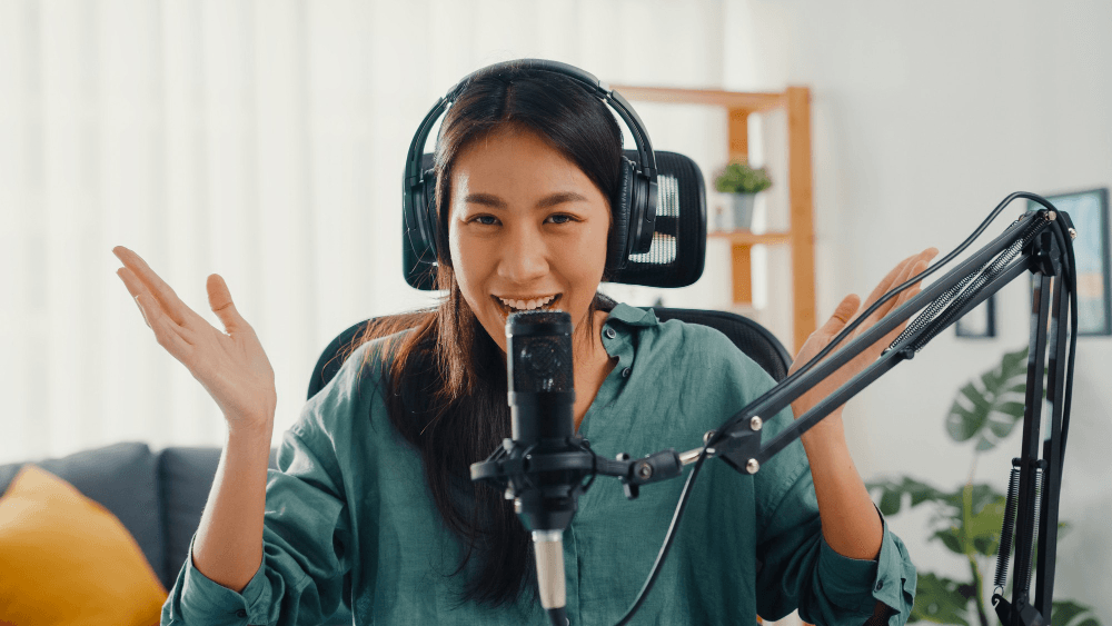 Modal Suara & AI: Langkah Cepat Jadi Talent Voice Over