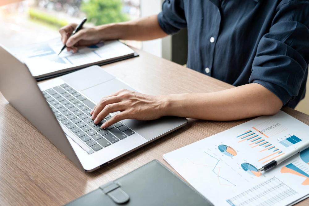Hero Paket Jago Data: Dari Data Entry hingga Visualisasi dengan Looker Studio